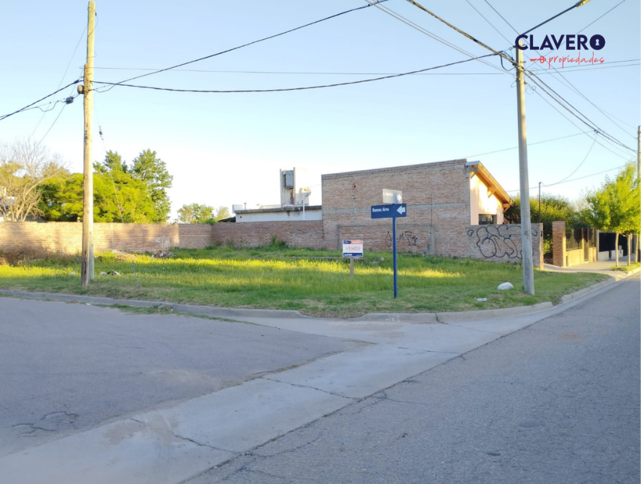 Terreno en Santa Rosa - Sobre Corredor Comercial, Antartida Argentina esquina Buenos Aires