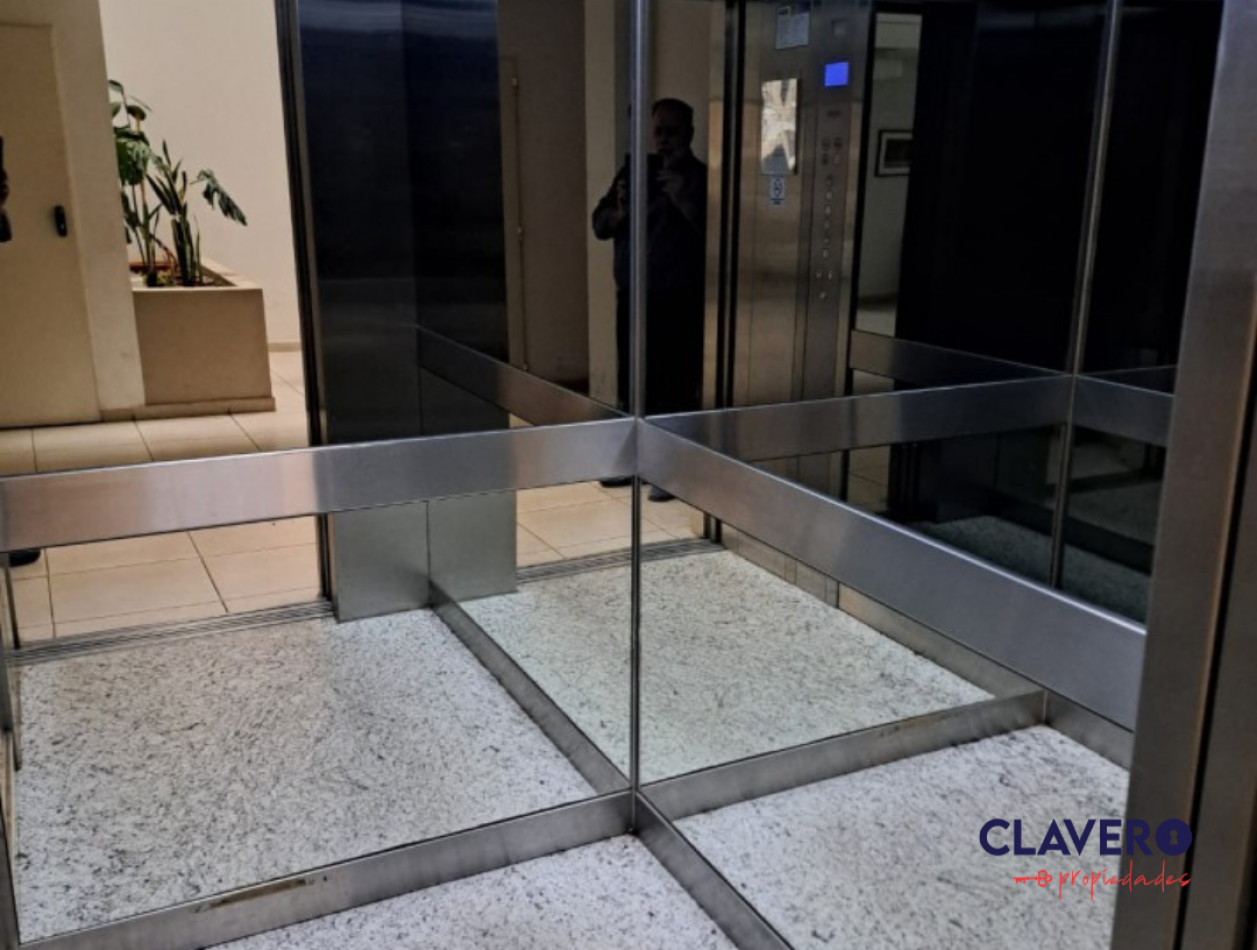 VENTA Dpto. 2 dorm. con cochera - Adjudicado - u$s.65.000.-