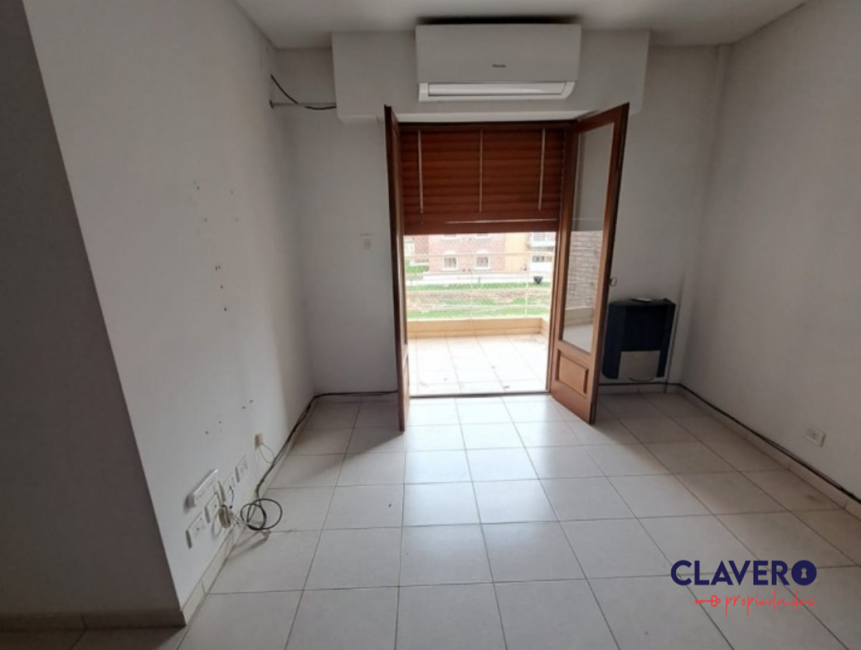 VENTA Dpto. 2 dorm. con cochera - Adjudicado - u$s.65.000.-