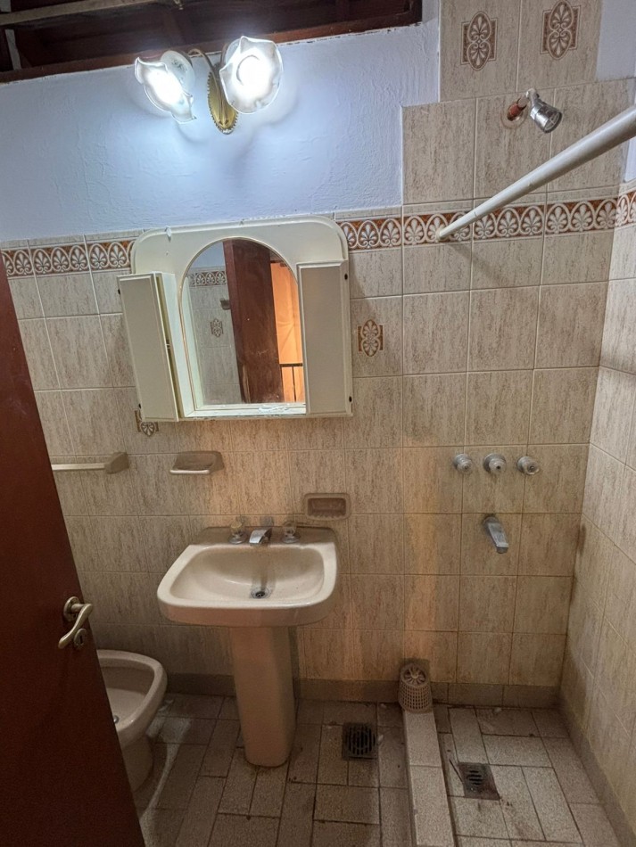 Se alquila casaquinta 4 dormitorios