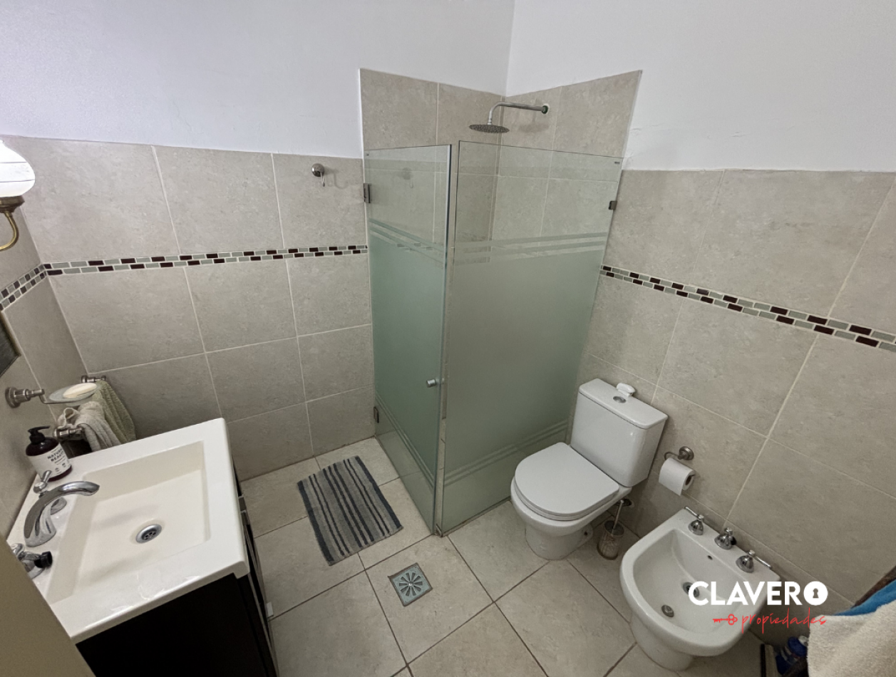 Casa amplia de 3 habitaciones
